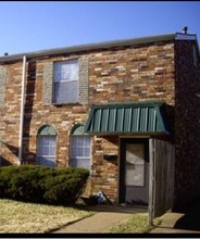 Vescovo Townhomes in St. Louis, MO - Building Photo - Building Photo