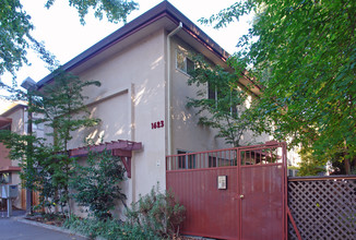 Lanai Apartments in Sacramento, CA - Building Photo - Building Photo