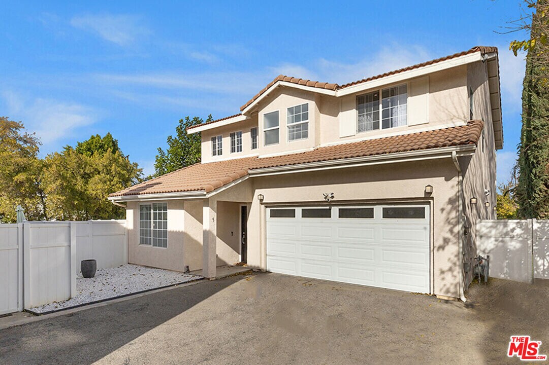 16731 Parthenia St in Los Angeles, CA - Building Photo