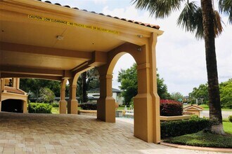 1110 W Ivanhoe Blvd in Orlando, FL - Building Photo - Building Photo