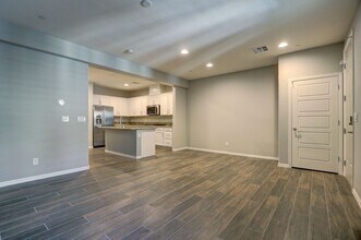 93 Alamere Falls Dr in Las Vegas, NV - Building Photo - Building Photo