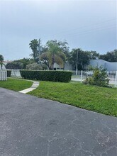 2050 NE 140th St in North Miami Beach, FL - Building Photo - Building Photo
