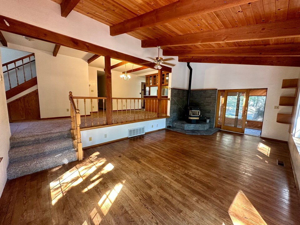 14617 Old White Toll Rd-Unit -A in Grass Valley, CA - Building Photo