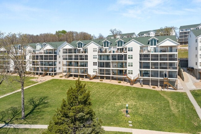 549 Park Pl Dr in Kaiser, MO - Building Photo - Building Photo