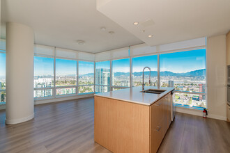 13495 Central Ave in Surrey, BC - Building Photo - Building Photo
