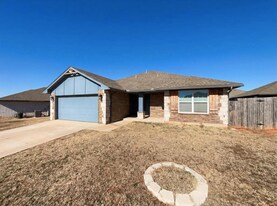 11017 NW 95th St in Yukon, OK - Building Photo