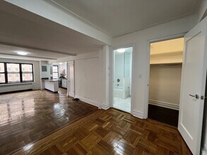 137 E 38th St, Unit 3A in New York, NY - Building Photo - Building Photo