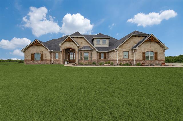 300 Judd Rd in Van Alstyne, TX - Building Photo