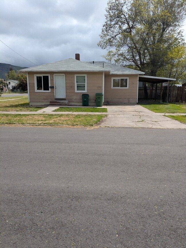 property at 1005 Mitchell St