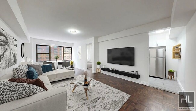 157e E 57th St