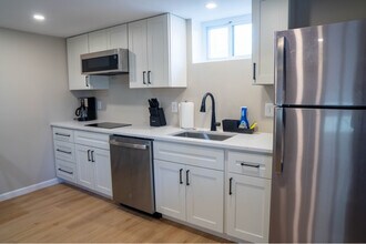 1400 Northcrest Dr in Silver Spring, MD - Building Photo - Building Photo