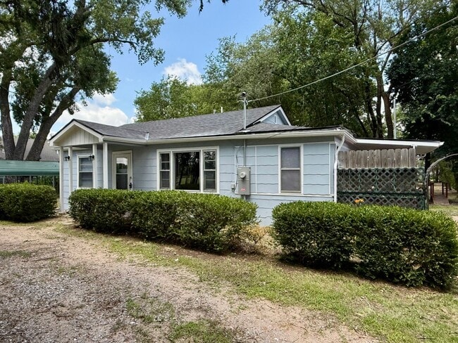 property at 1414 E 55th St S