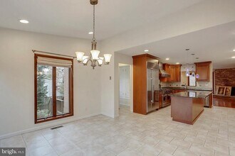 9801 Clydesdale St in Potomac, MD - Building Photo - Building Photo