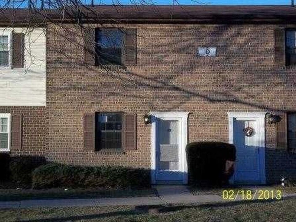 1777 Baron Dr in York, PA - Building Photo