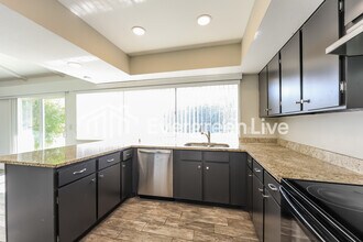 274 Meadow Path Dr in San Antonio, TX - Building Photo - Building Photo