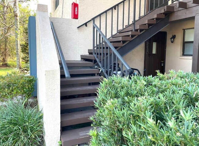 2476 SE Garden Terrace in Port St. Lucie, FL - Building Photo - Building Photo