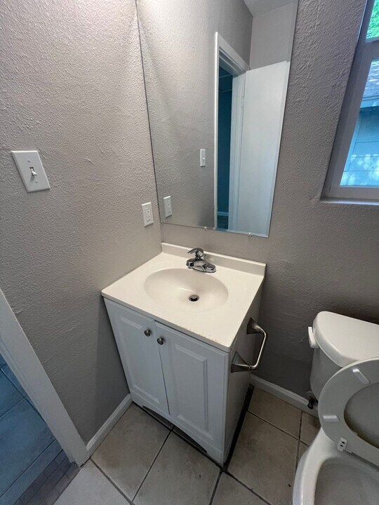 1108 E Liberty Ave in Round Rock, TX - Building Photo