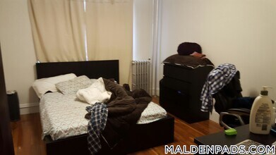 349 Pleasant St in Malden, MA - Building Photo - Building Photo