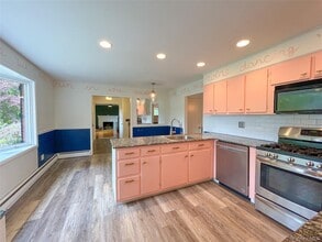 193 Bower Rd in Poughkeepsie, NY - Building Photo - Building Photo