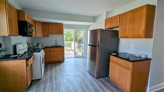 210 Pearl St in Lawrence, NY - Building Photo