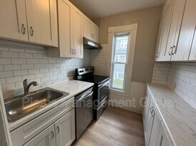 262 Walnut St in Manchester, NH - Building Photo