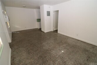 1139 NE 10th Ave in Fort Lauderdale, FL - Building Photo - Building Photo