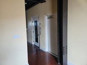 120 N Indian Alley, Unit 200 in Winchester, VA - Foto de edificio - Building Photo