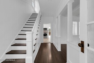 18 Holly St in Rumson, NJ - Building Photo - Building Photo