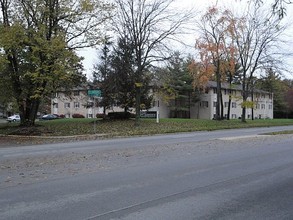 Courtyards at Roselawn Park in Indianapolis, IN - Building Photo - Building Photo