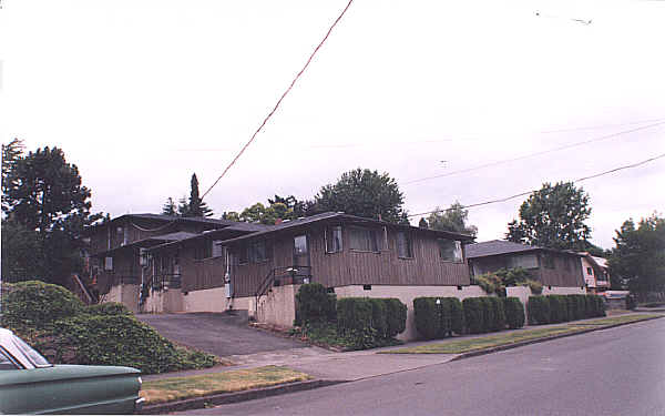 3737 SE Brooklyn St in Portland, OR - Foto de edificio - Building Photo