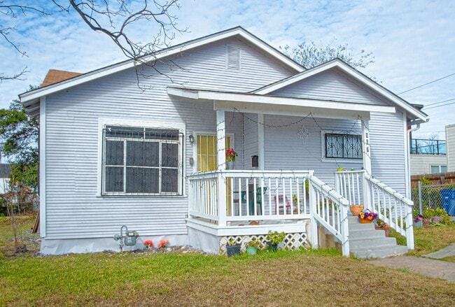 property at 907 Iowa St