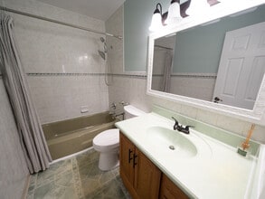 8240 S Octavia Ave in Bridgeview, IL - Building Photo - Building Photo