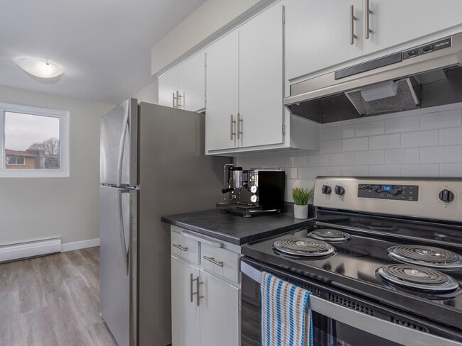 124 Tupper Crescent in Kitchener, ON - Building Photo - Building Photo