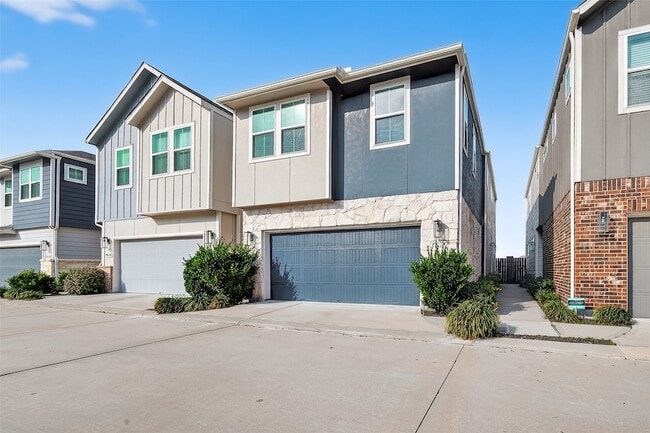 9816 Magnolia Village Ln in Houston, TX - Building Photo - Building Photo