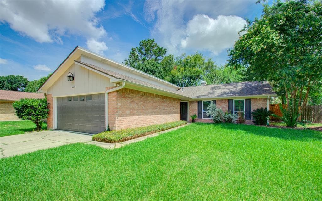 9426 Charter Ridge Dr in Houston, TX - Foto de edificio