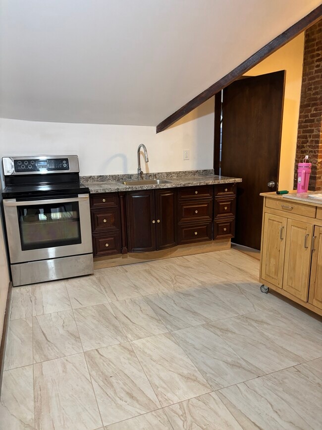 115 Everett St, Unit 115 Everett Street in Stratford, CT - Building Photo - Building Photo