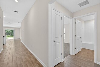 33670 Sky Blossom Cir in Leesburg, FL - Building Photo - Building Photo