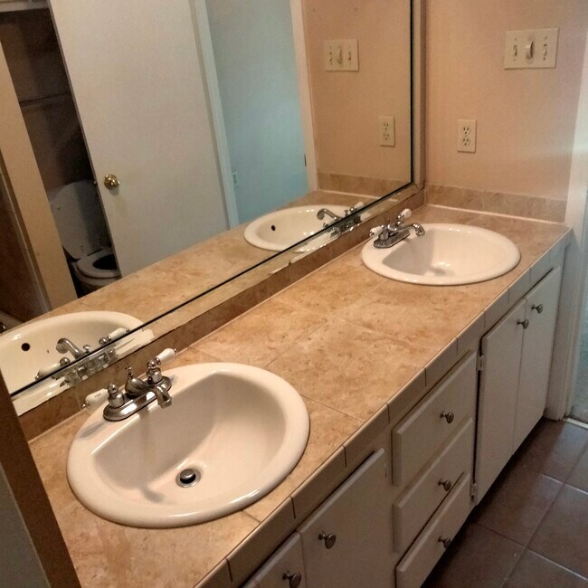 1678 Brightside Dr, Unit c in Baton Rouge, LA - Building Photo - Building Photo
