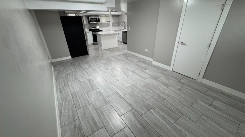 4207 N Linder Ave, Unit B in Chicago, IL - Building Photo