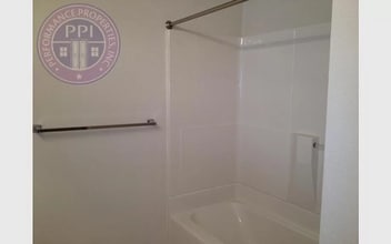 3625 NE 157th Ave, Unit B in Portland, OR - Foto de edificio - Building Photo