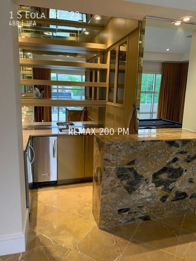 1 S Eola Dr in Orlando, FL - Building Photo - Building Photo