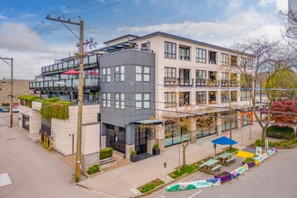 2933 W Broadway St in Vancouver, BC - Building Photo - Building Photo