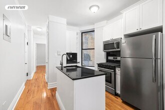 11 1/2 W 84th St in New York, NY - Building Photo - Building Photo