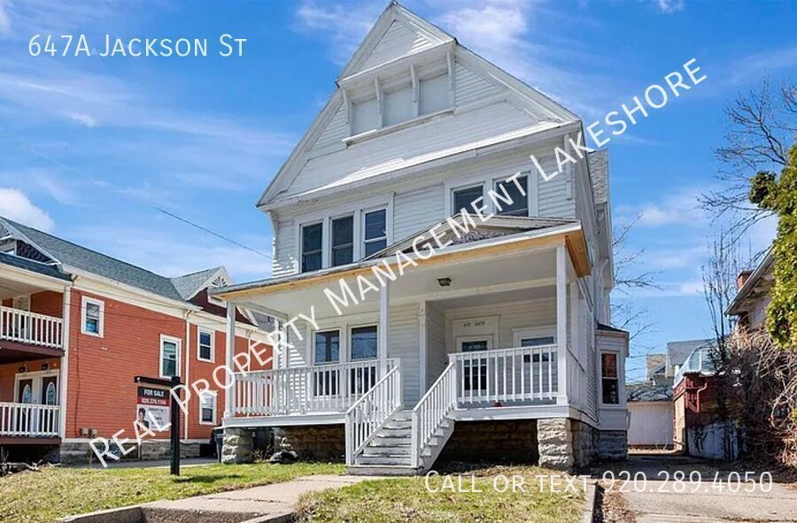 647 Jackson St in Oshkosh, WI - Building Photo