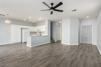 228 Serenity Crest St in Henderson, NV - Building Photo - Building Photo