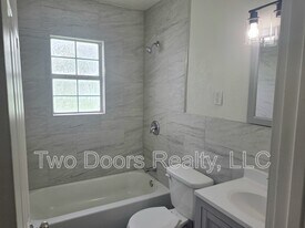 222 W Fairchild Dr in Midwest City, OK - Building Photo