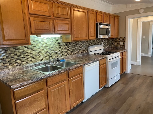 20 Grove Ave in Glens Falls, NY - Building Photo