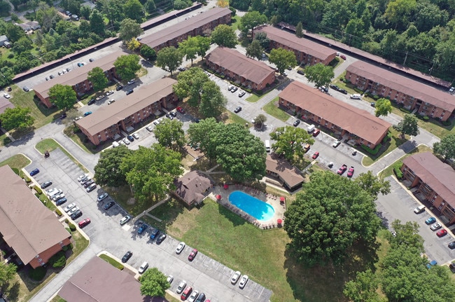 Brookwood Apartments in Indianapolis, IN - Building Photo - Building Photo