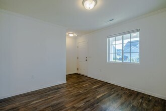 703 Torbay Dr in McLeansville, NC - Building Photo - Building Photo