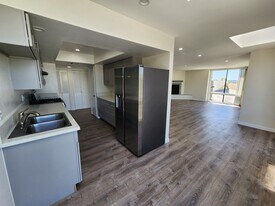 626 N Isabel St, Unit 301 in Glendale, CA - Building Photo